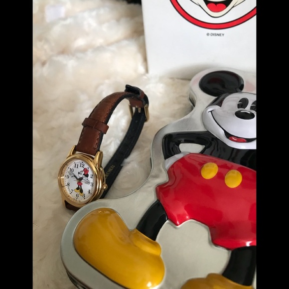 Vintage Disney Lorus Mickey Mouse Collector Watch - Picture 7 of 8